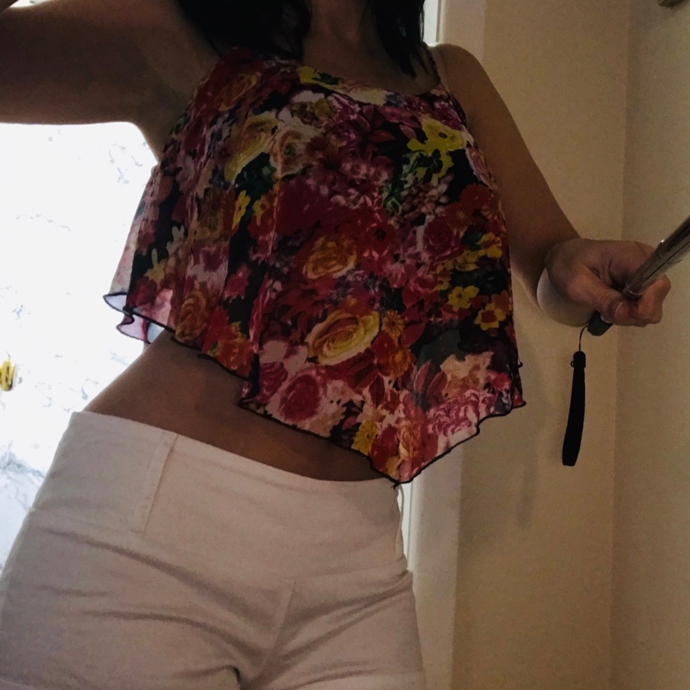 Flower midriff.